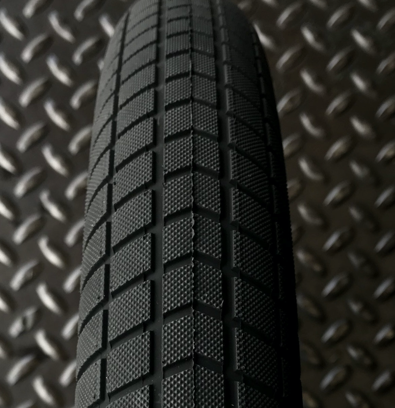 Primo V-Monster Tire